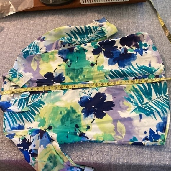 DRAPERS & Damons Womans Blouse with multi color floral leaf pattern size medium. - Picture 8 of 9